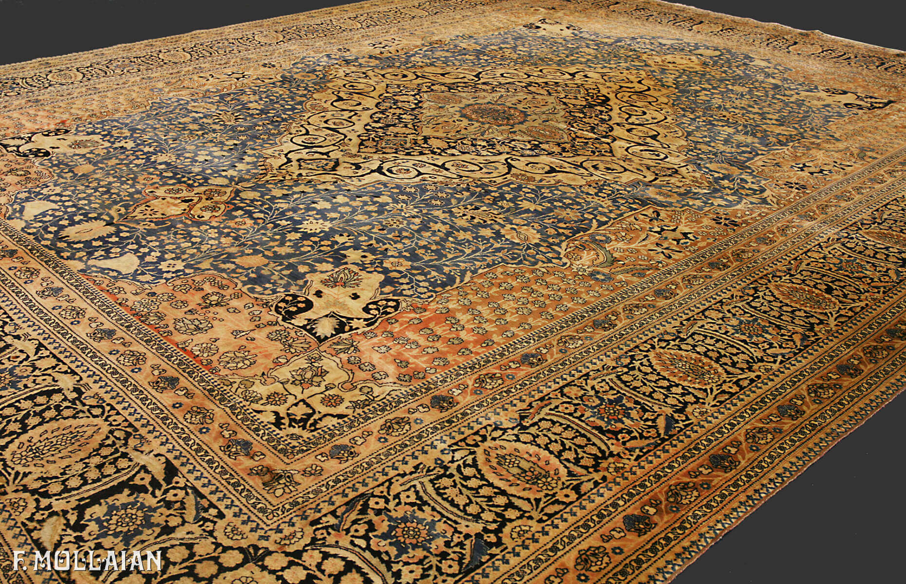 A Large Antique Persian Kashan Mohtasham Carpet n°:16907327